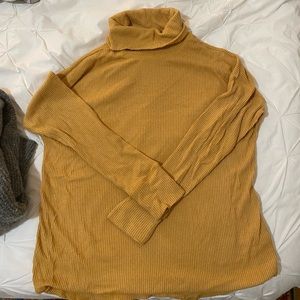 Mustard yellow American Eagle turtleneck